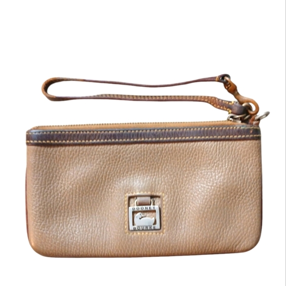 Vintage Dooney & Bourke Pebbled Leather Medium Wristlet Handbag Clutch - Picture 1 of 12